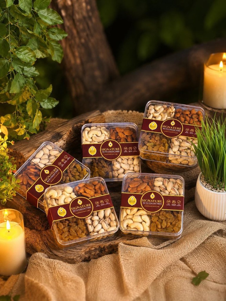 Signature nuts collection gift packs with cashews, almonds, pistachios and raisins